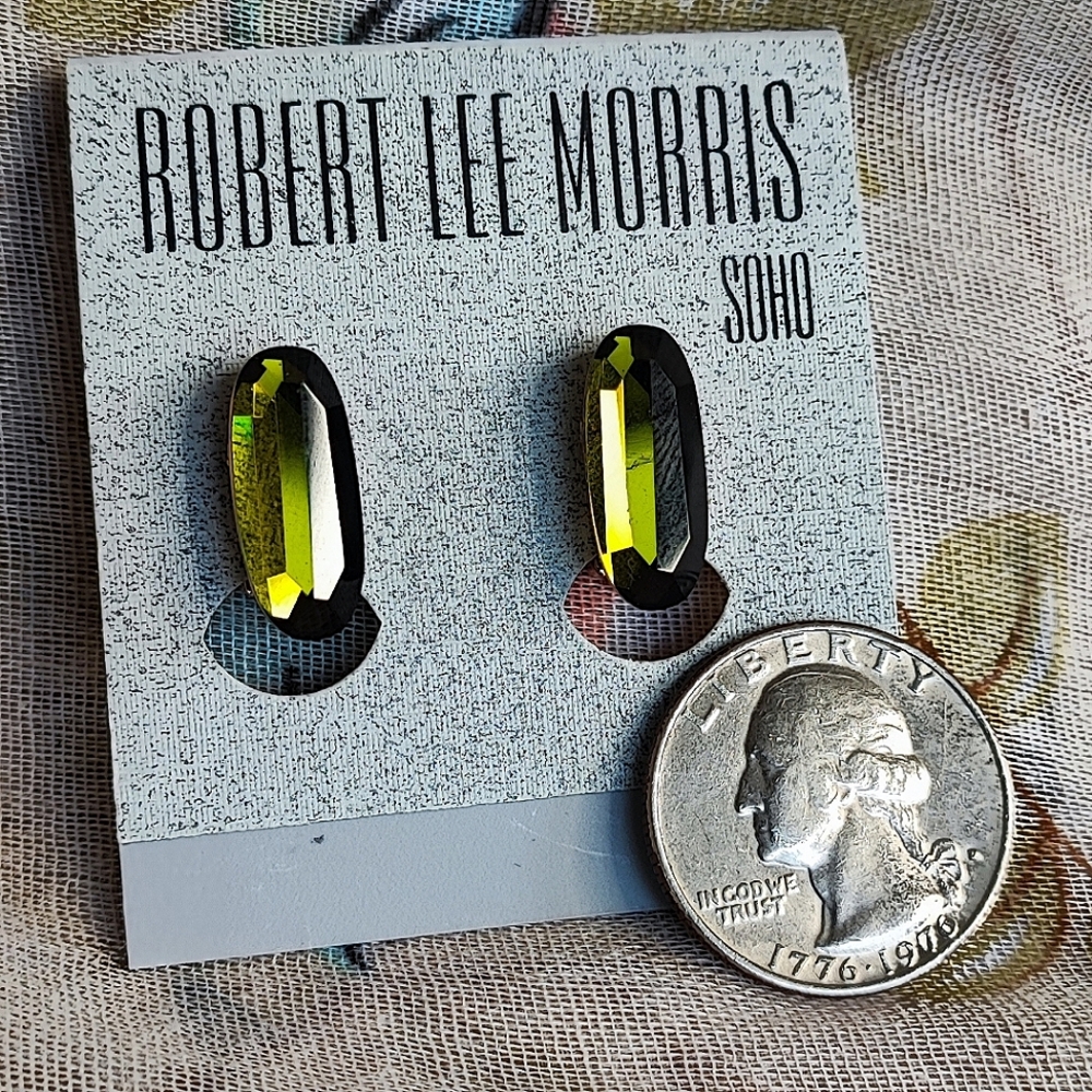 Robert Lee Morris Olive Green Faceted Crystal Vintage Clip Earrings Gold Tone - Picture 4 of 5